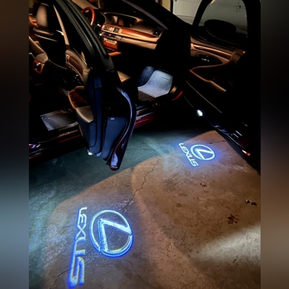 Set of 4 Lexus car door projector LED lights - Picture 1 of 8